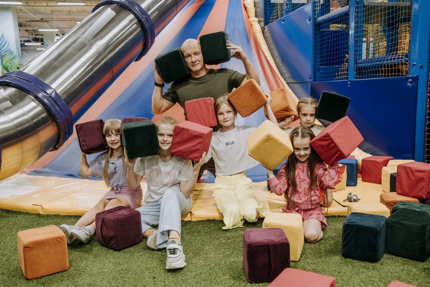 Смотри фильм Лысый нянь в кинотеатре