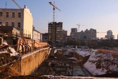 В столице снова начали стройку, что вызывает ряд возмущений В столице снова начали стройку, что вызывает ряд возмущений