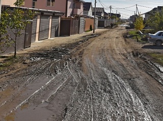 Дорогу в коттеджном поселке под Краснодаром наконец заасфальтируют Дорогу в коттеджном поселке под Краснодаром наконец заасфальтируют